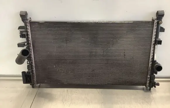 Opel Insignia A Coolant radiator 13241725