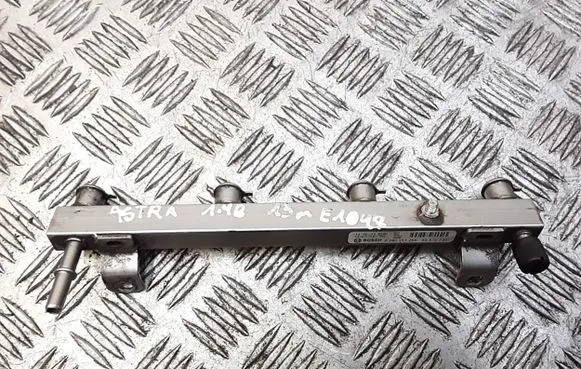 Opel Astra J Fuel main line pipe 55572731