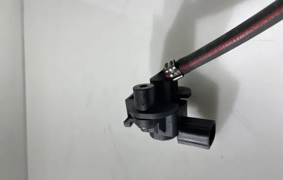 Mercedes-Benz Vito Viano W639 Air pressure sensor A0071530028