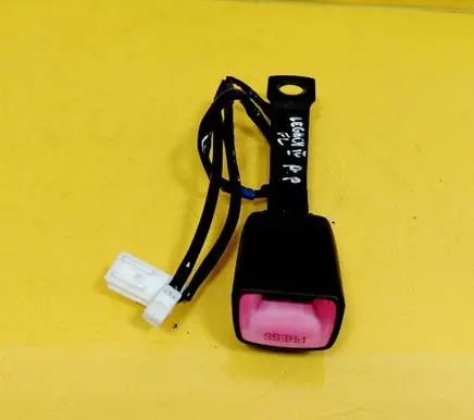 Subaru Legacy Front seatbelt buckle E034501