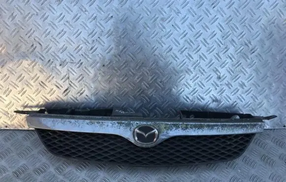 Mazda 323 F Front grill