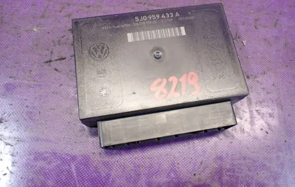 Skoda Fabia Mk2 (5J) Central body control module 5J0959433A