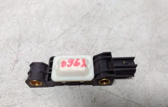 Audi A8 S8 D3 4E Airbag deployment crash/impact sensor 4B0959643D 020312030407