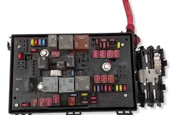 Opel Astra J Fuse module 13343763 1110084AC
