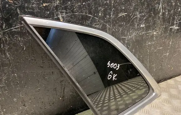Audi Q5 SQ5 Rear door window/glass frame 