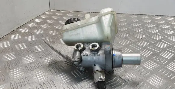 Mercedes-Benz ML W164 Master brake cylinder 03350886811 10052299241