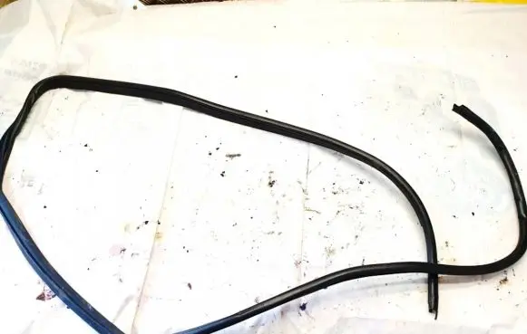 Toyota Auris 150 Rubber seal front coupe door 