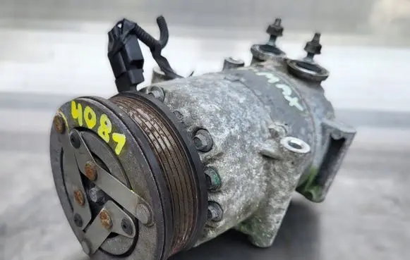 Ford Focus Air conditioning (A/C) compressor (pump) AV6119D629CA