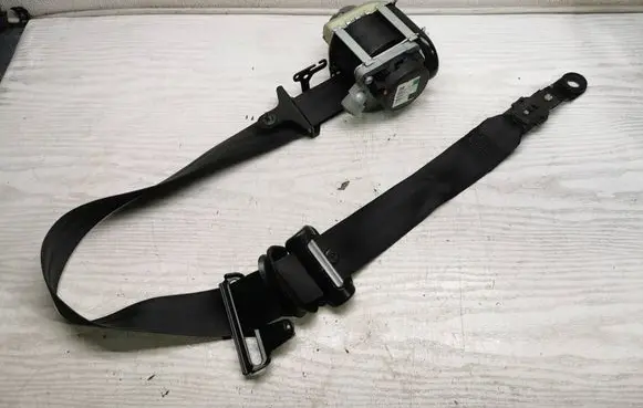Volvo V60 Front seatbelt 616155800 BAMPT1765