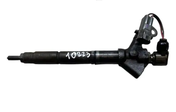 Toyota RAV 4 (XA30) Fuel injector 236700R040