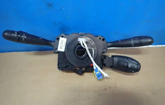 Peugeot 307 Wiper turn signal indicator stalk/switch 96648272XT