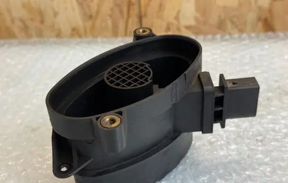BMW 5 E60 E61 Mass air flow meter 0928400504 7788744 13627788744