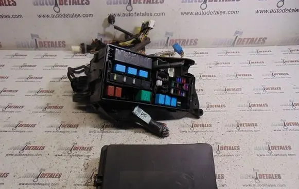 Lexus IS 220D-250-350 Fuse box set 8266253080
