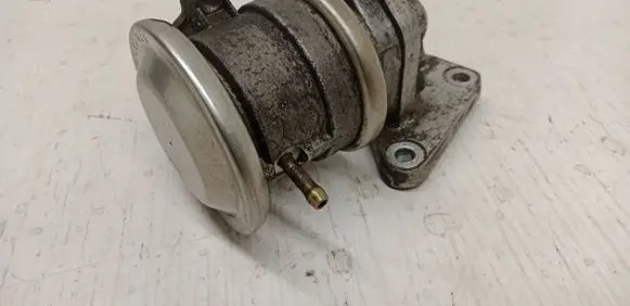 Audi A8 S8 D3 4E EGR valve 078131165