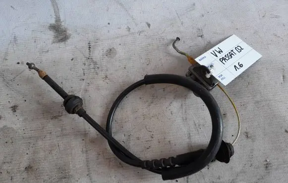 Volkswagen PASSAT B2 Throttle cable 