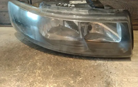 Seat Leon (1M) Headlight/headlamp 67742701 1M1941002D
