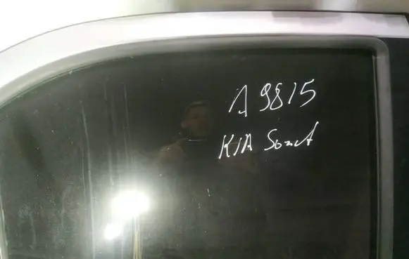 KIA Sorento Rear door window glass as2