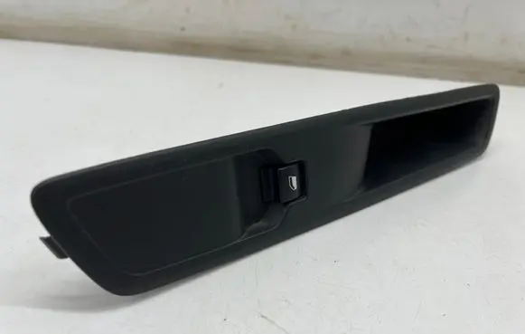 Opel Vivaro Electric window control switch 9809180377