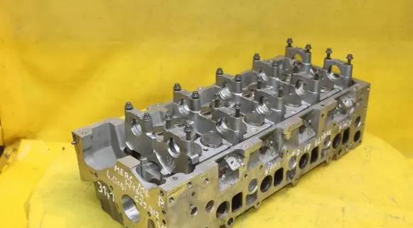 Mercedes-Benz ML W164 Engine head 