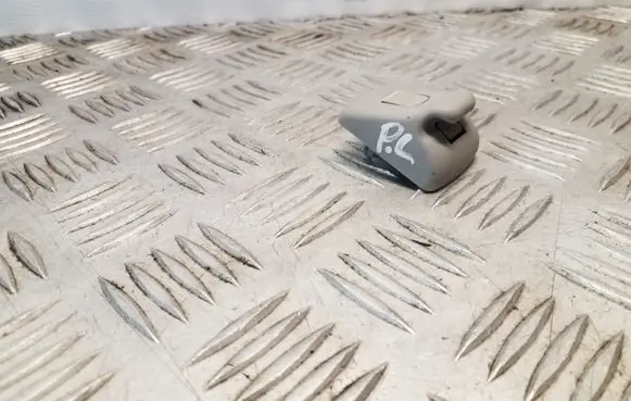 Sun visor clip/hook/bracket