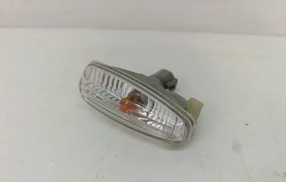 KIA Rio Front fender indicator light 923031W