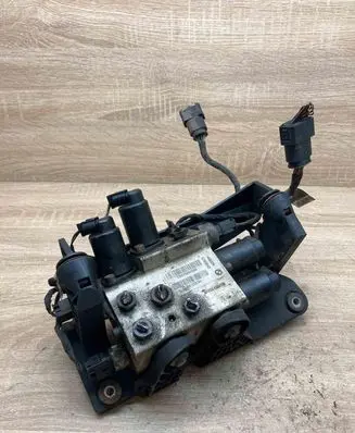 BMW 5 E60 E61 Active stabilizer control/valve assembly 6760840