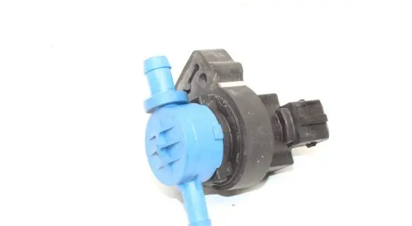 Mercedes-Benz SLK R171 Turbo solenoid valve 0004703693
