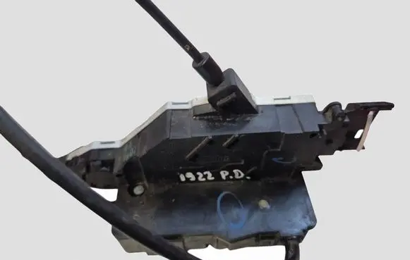 Peugeot 207 Front door lock 24094158 24095158