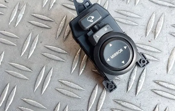 Hyundai i20 (PB PBT) Wing mirror switch 202008323