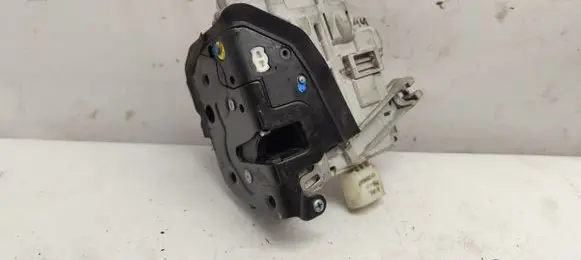 Audi A4 S4 B7 8E 8H Front door lock 8E2837015AA