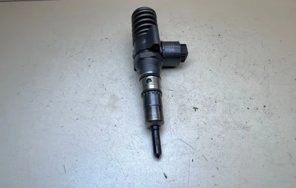 Fuel injector