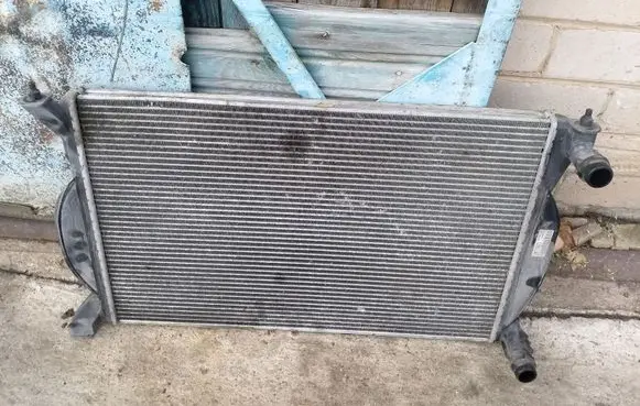 Audi A4 S4 B6 8E 8H Coolant radiator 8E0121251
