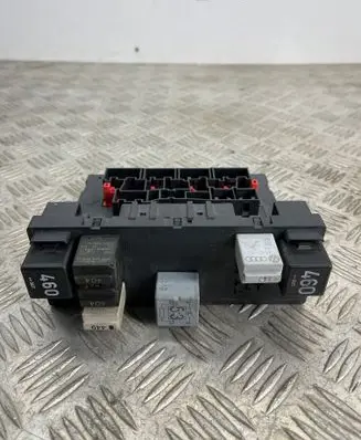 Volkswagen PASSAT B6 Comfort/convenience module H37S1301 3C0937049J F005V00530