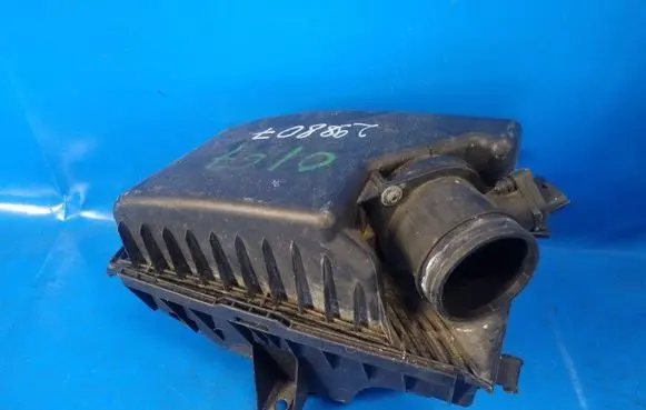 Volvo XC70 Air filter box 8649674