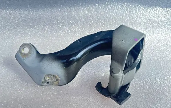 Audi A6 S6 C6 4F Tailgate/trunk/boot hinge 4F9827299D