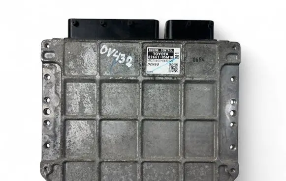 Toyota Avensis T270 Engine control unit/module ECU 8966105M10