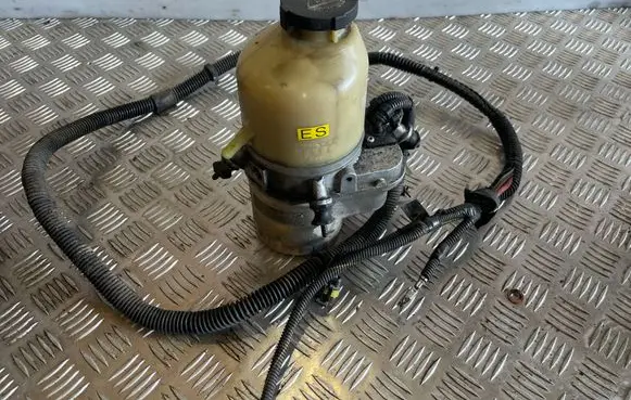 Opel Astra G Power steering pump 