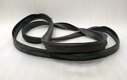 Mercedes-Benz S W222 Front door rubber seal A2227500300