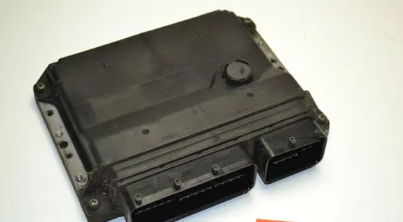 Toyota Auris 150 Engine control unit/module 8966102E71 MB2753000241