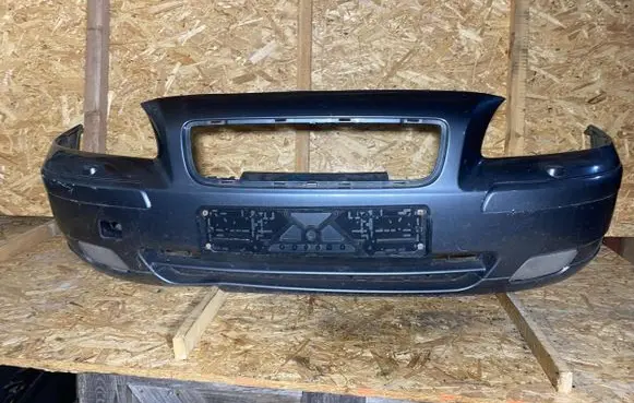 Volvo V70 Front bumper 08693340