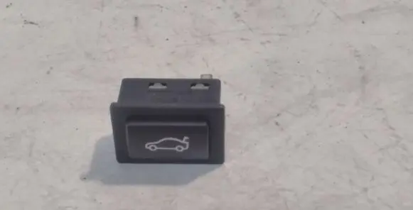 BMW 5 E60 E61 Tailgate opening switch 921846