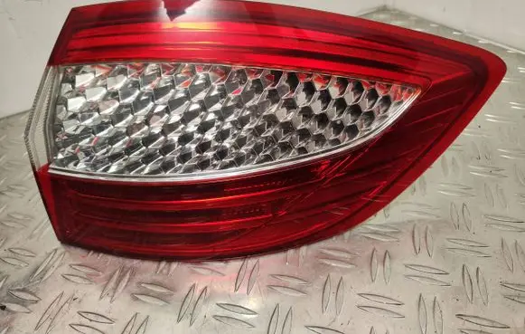 Ford Mondeo MK IV Rear/tail lights 7S7113404B
