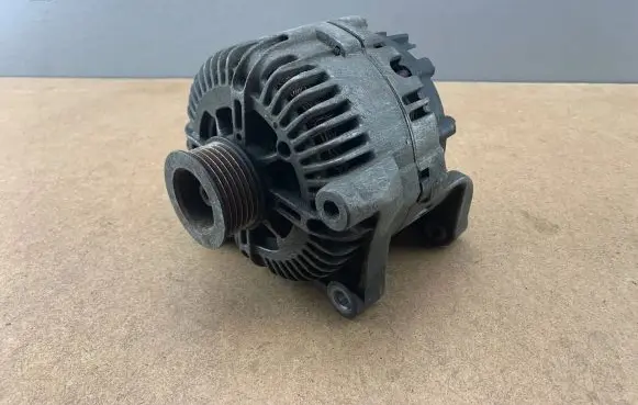BMW 5 E60 E61 Generator/alternator 7797521 12317797521 12317799204