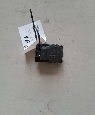 Citroen C2 Air flap motor/actuator F663746XC
