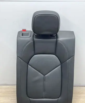 Porsche Macan (95B) Rear seat 