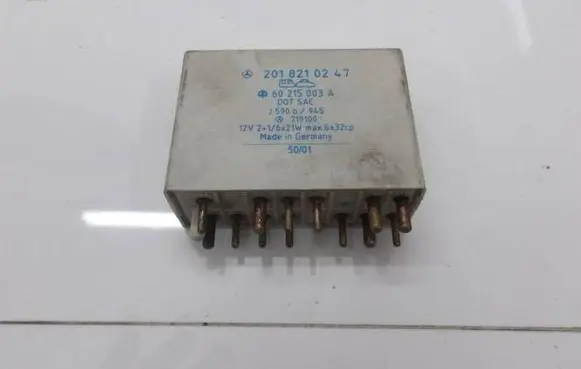 Mercedes-Benz 190 W201 Other relay A2018210247