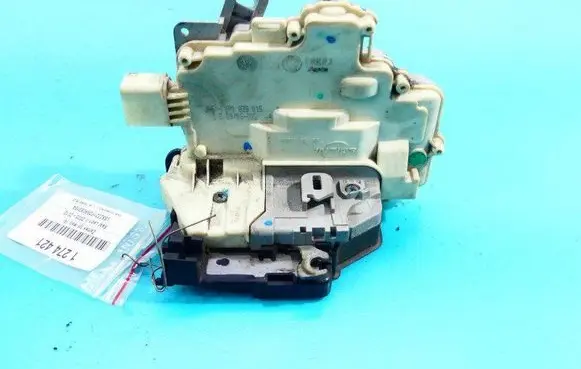 Seat Leon (1P) Rear door lock 1P0839015 IMPRK1274421