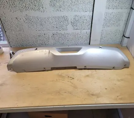 Front bumper lip