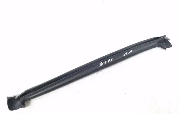 BMW X3 E83 Engine compartment rubber 8215893