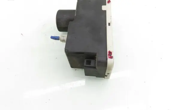 Volkswagen Polo III 6N 6N2 6NF Central locking vacuum pump 6N0962257